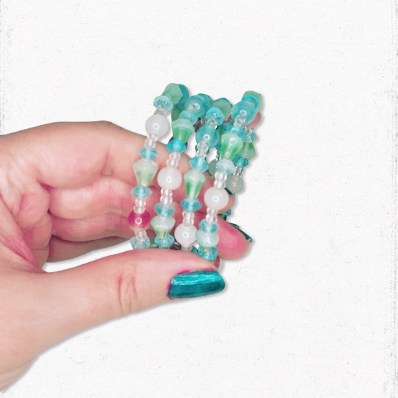 6095gc. Mint Glass Wrap Bracelet - Picture 2 of 5